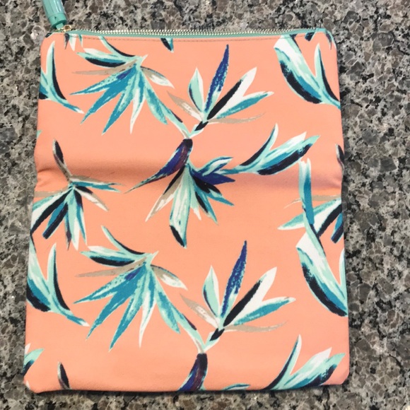 Rachel Pally Reversible foldable clutch - Picture 3 of 5